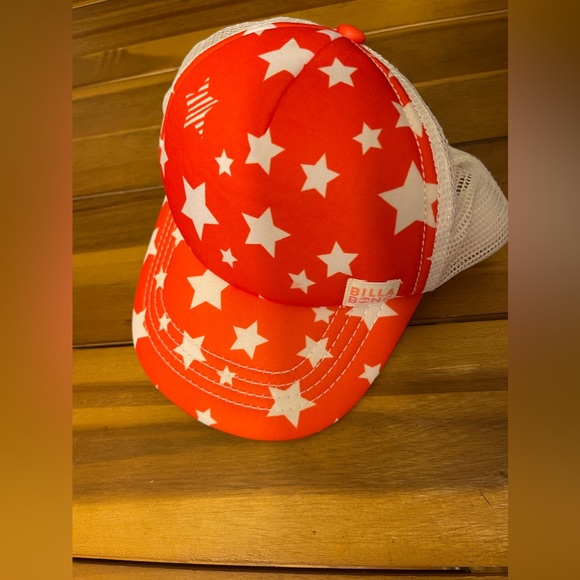 Women’s Billabong Red and White Stars  Mesh Snap Back Trucker Baseball - Picture 1 of 6